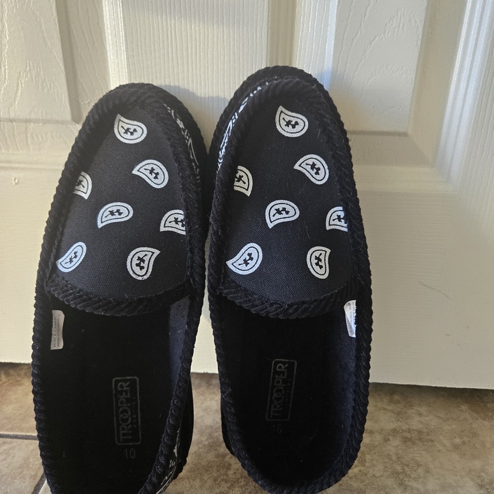 Roper Men's Black Paisley Slip-On Slippers